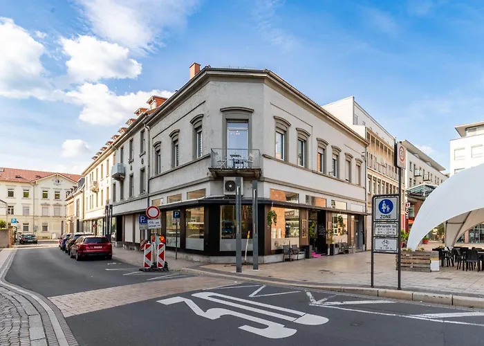 Zentral Gelegenes 2br Cityapartment In Apartamento